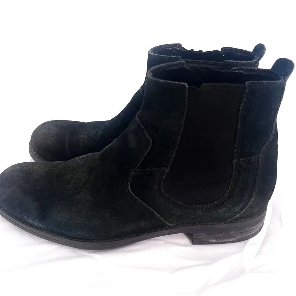 UGG Clyne Slip On Boot Black Suede Size EU 42 men's 9 women's 11